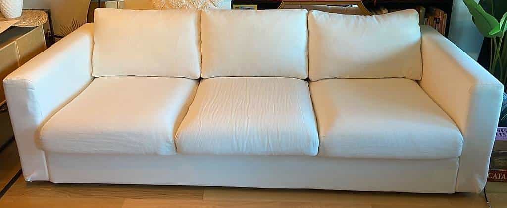 Vimle Sofa & Hocker mit hochwertigem Bezug von BEMZ
