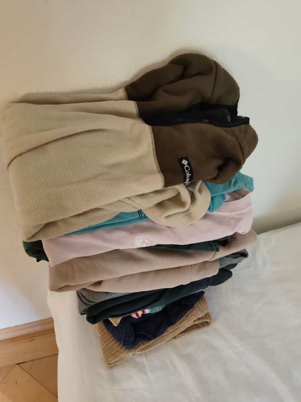Kleidung zu verschenken (Größe Large)