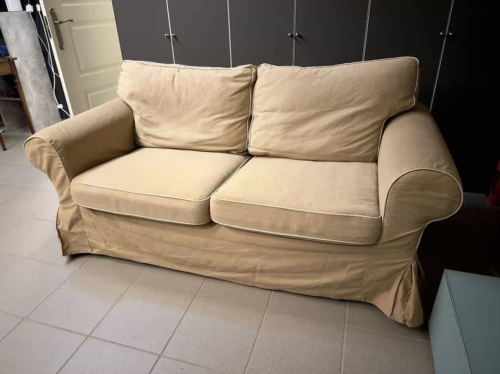GRATUIT Très joli canapé IKEA 2 places Très bon état