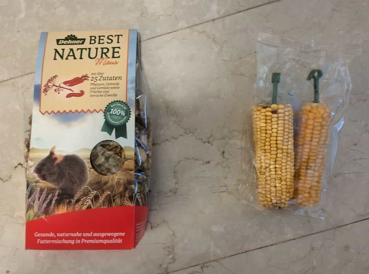Mäusekäfig Zubehör und Futter zu verschenken