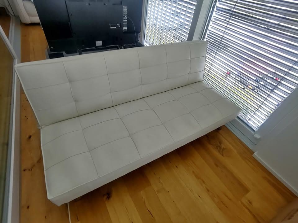 Weisses Kunstledersofa (gratis)