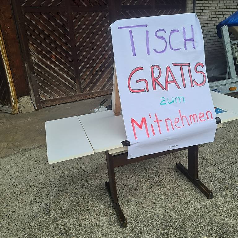 Tisch massiv, weiss, beidseitig ausziehbar