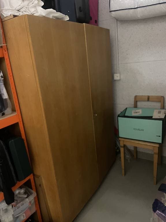 Kleiderschrank massiv