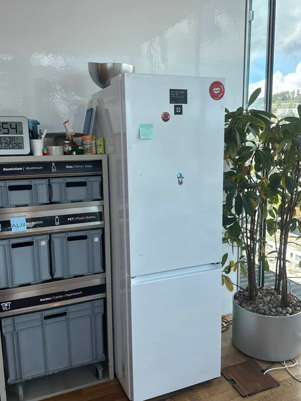 Kühlschrank (voll funktionsfähig)