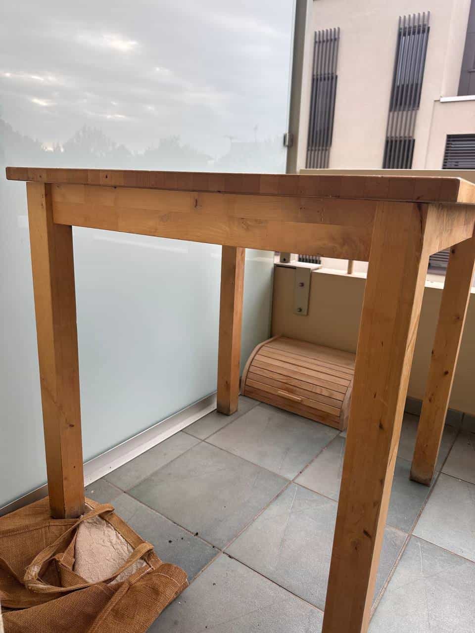 Holztisch zum Mitnehmen