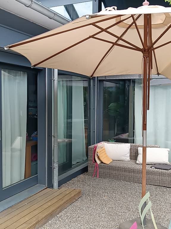 Grosser Sonnenschirm für Terrasse DEFEKT, gratis!