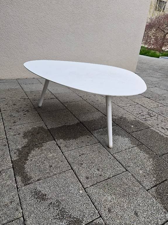 Low Table Outdoor zu verschenken