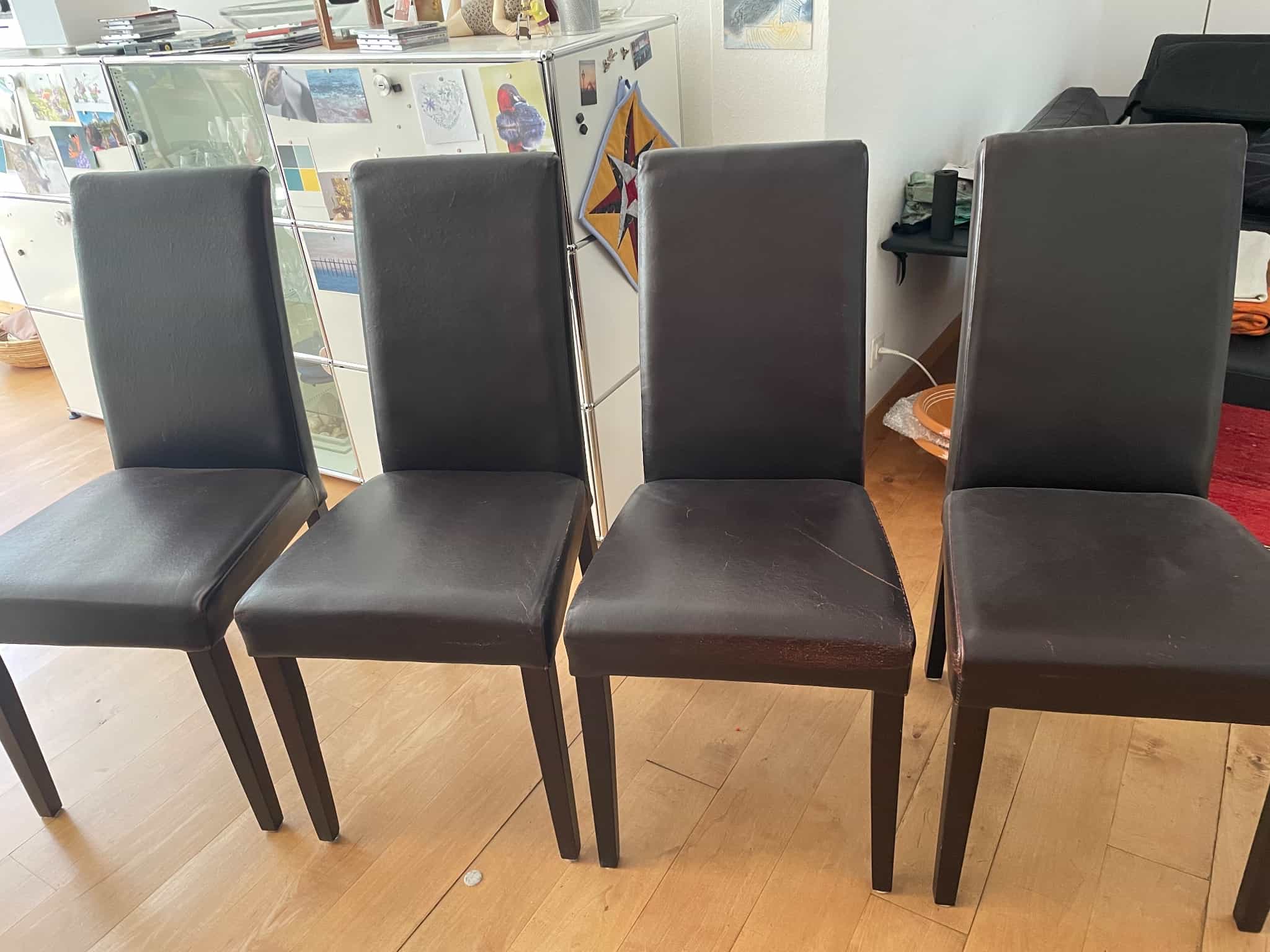 4 Essstühle, dunkelbraun Kunstleder