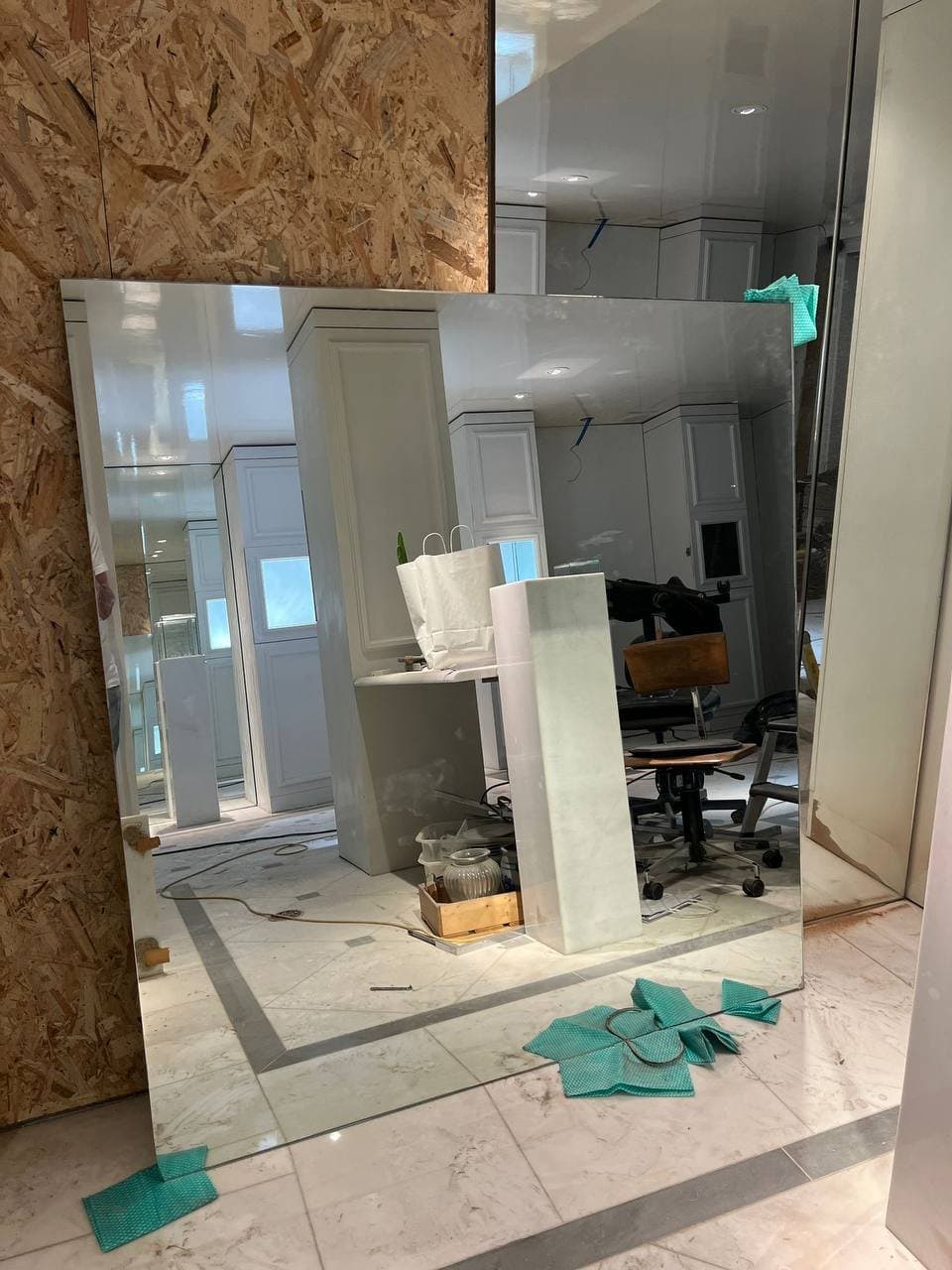 Grosse Spiegelfläche