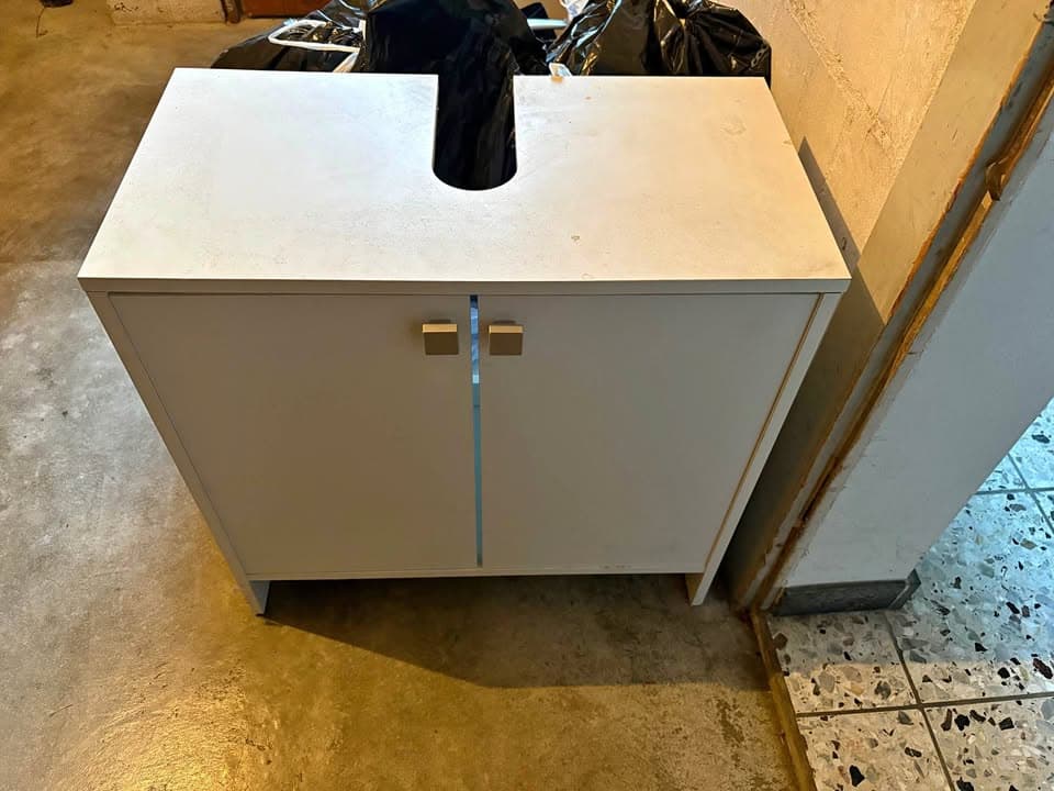 Badezimmerschränkli - Gratis