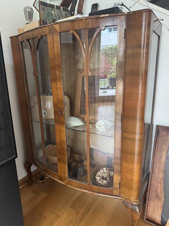 Schöne alte Vitrine