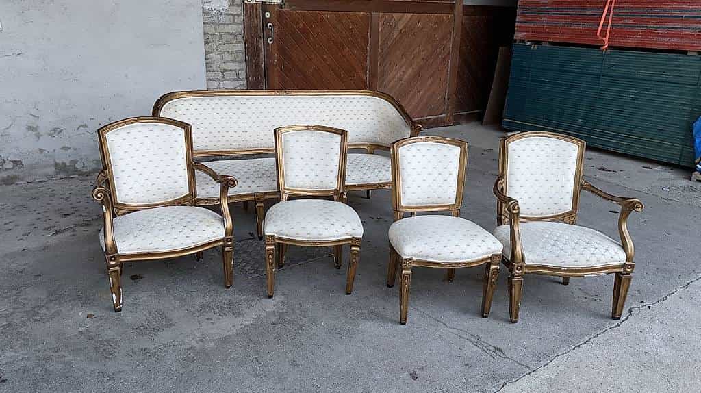 Lot de 4 fauteuils et 1 canapé