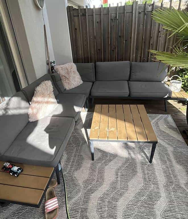 Lounge zu verschenken