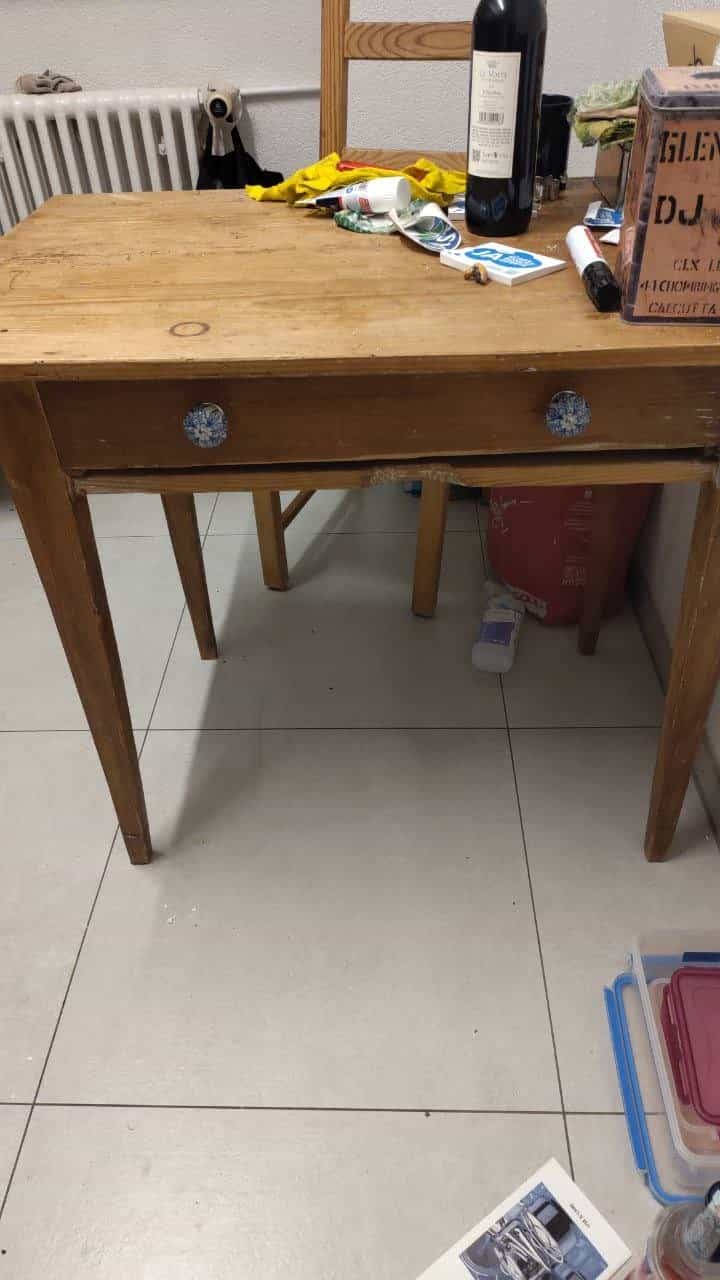 Holztischli abzugeben