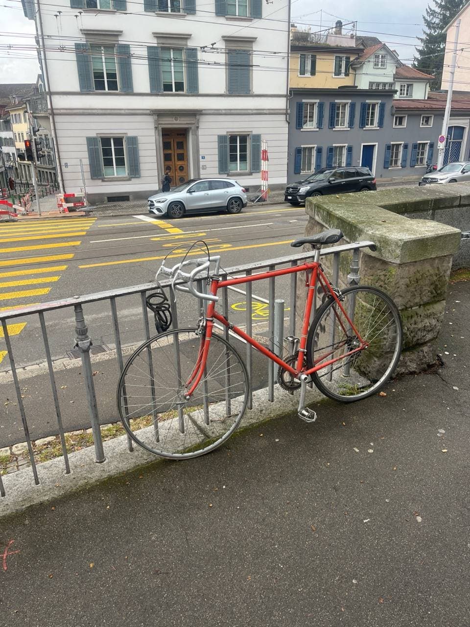Rotes Vintage Fahrrad