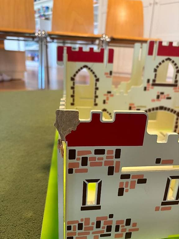 Holzburg mit Zubehör