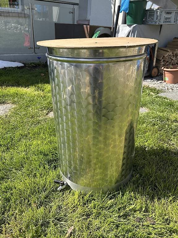 Obst-/ Weinpresse Edelstahltank