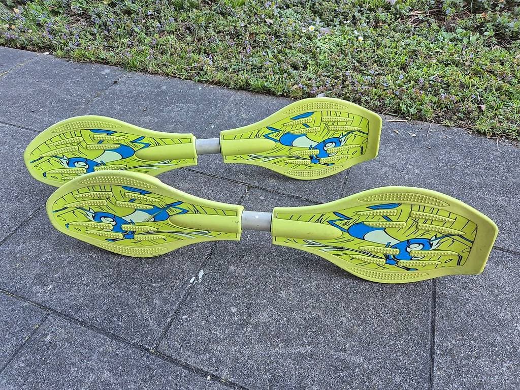 Waveboard mit leuchtenden LED-Rollen