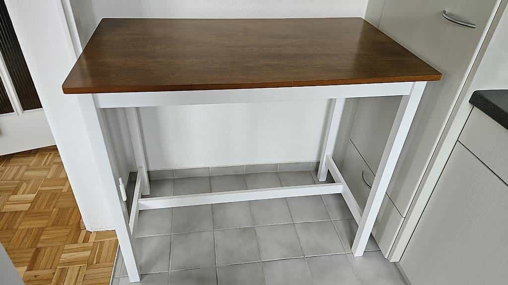 Kleiner Tisch 91cm hoch