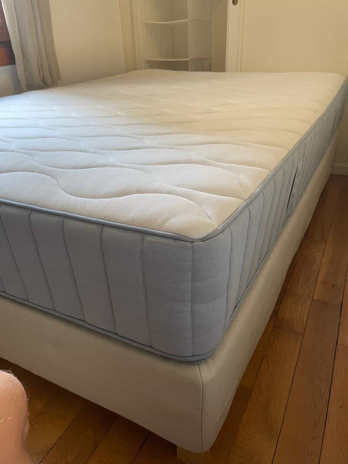 Lit et matelas
