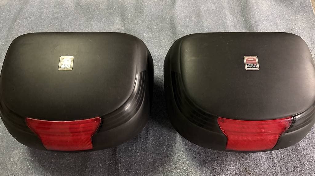 2 Seitenkoffer Givi mit Trägersystem für Yamaha Diversion
