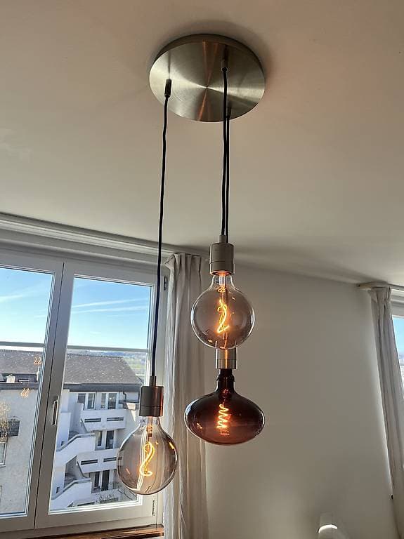 Hängelampe mit 3 Glühbirnen