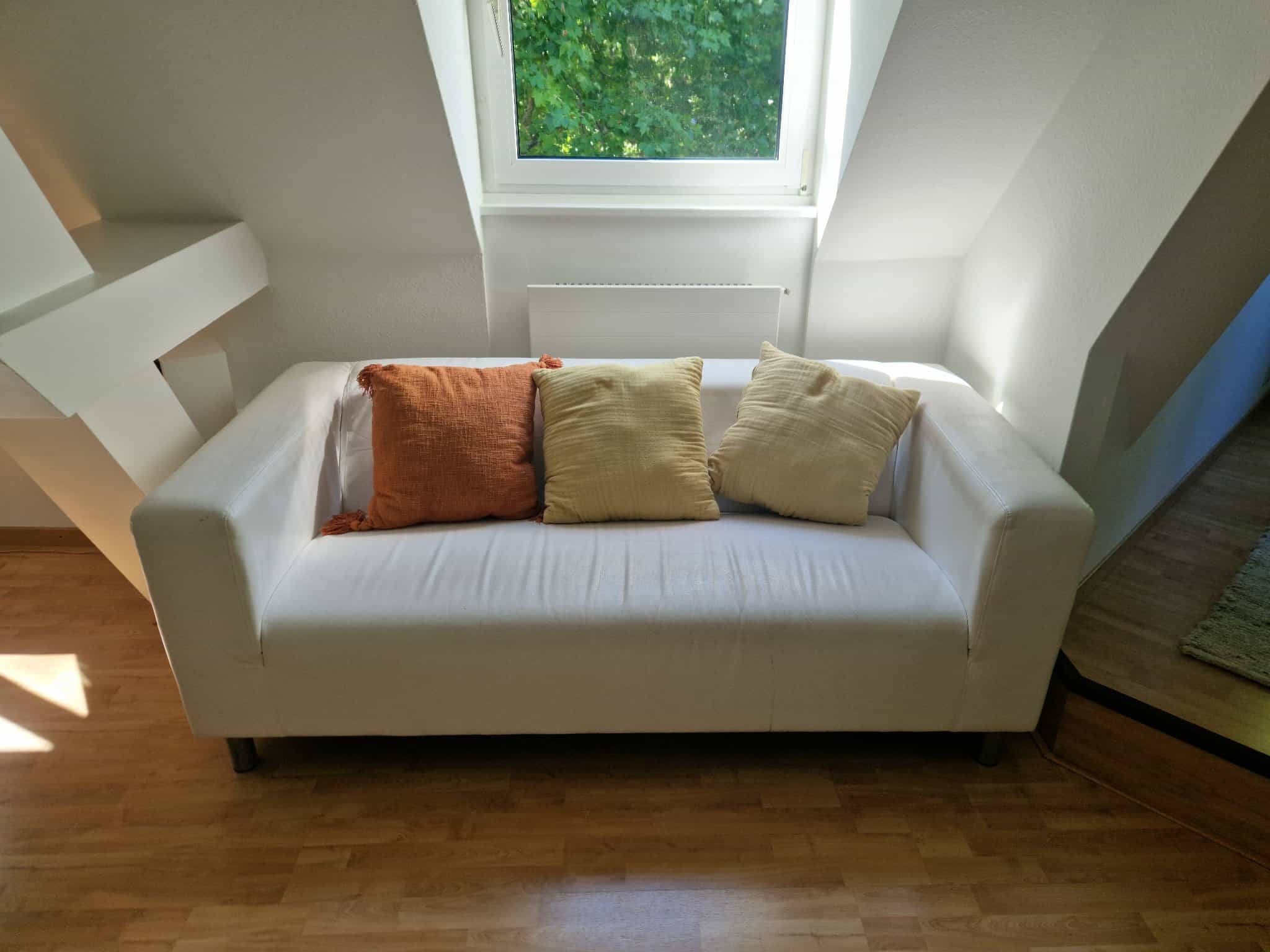 2x Sofa, weiss Kunstleder