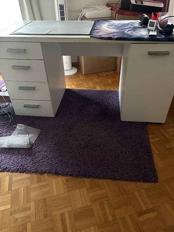 Bureau blanc
