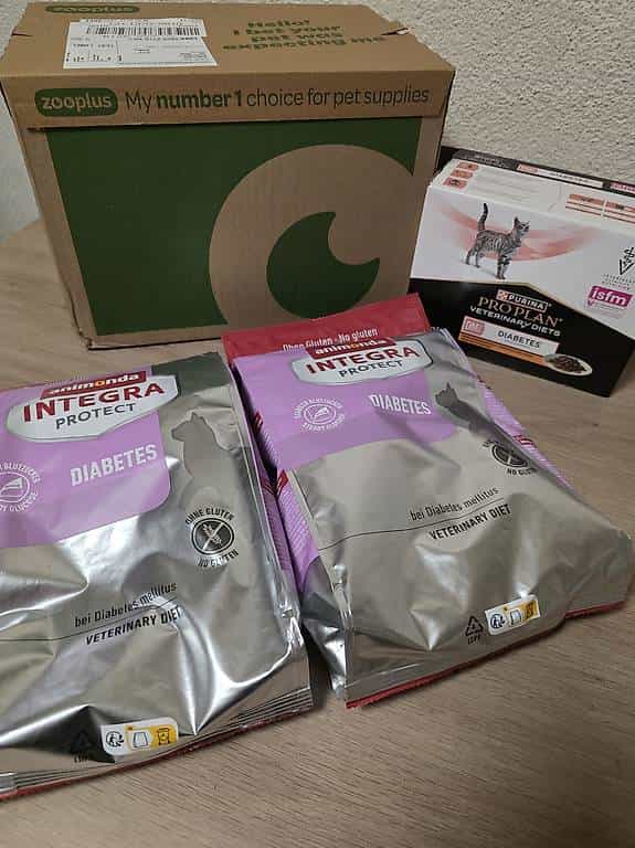 Katzenfutter für diabetische Katzen zu verschenken.