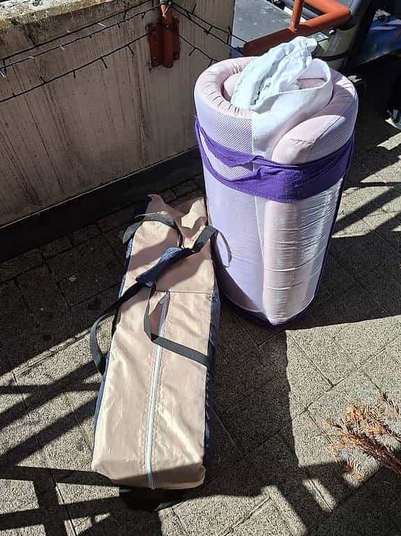Reisebett für Kleinkinder mit Matratze