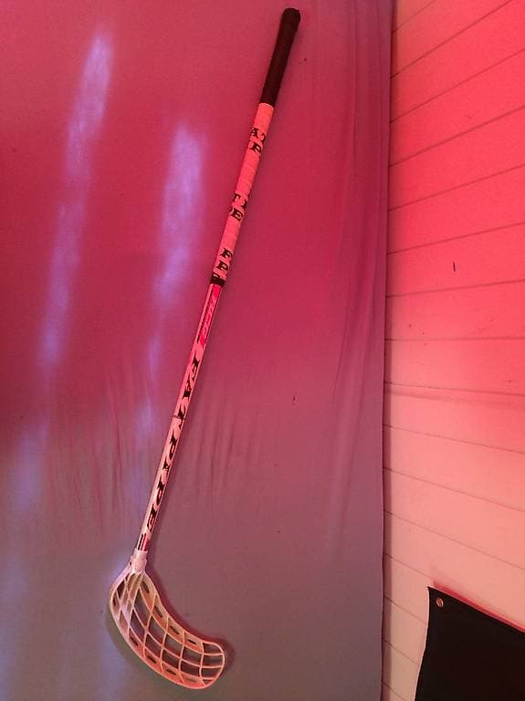 Gratis Unihockeyschläger abzugeben