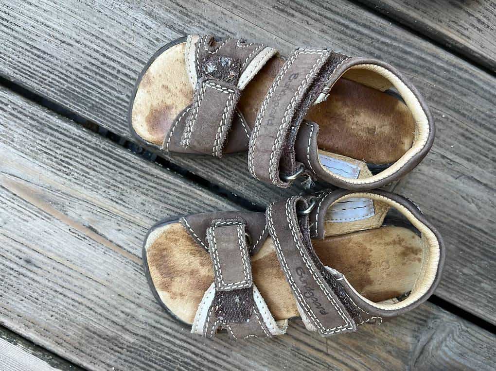 Sandalen 25