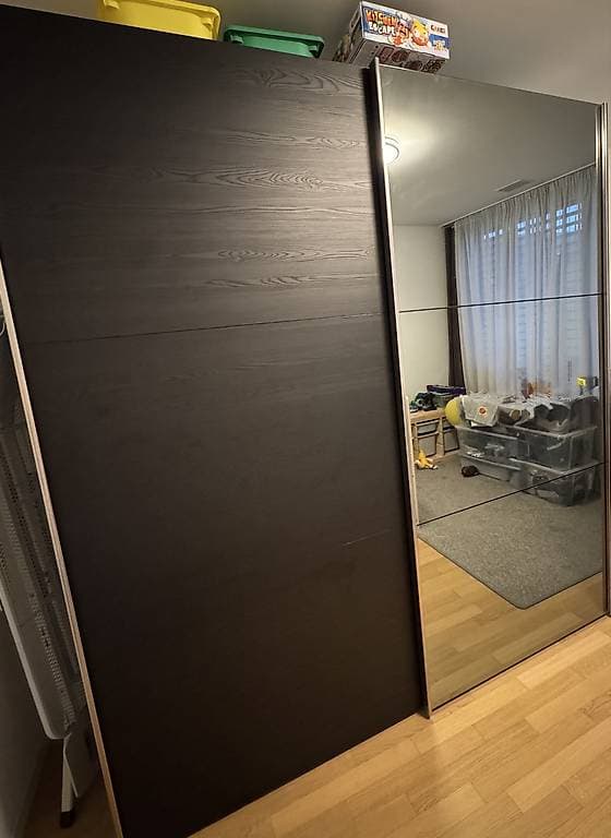 Gratis Kleiderschrank