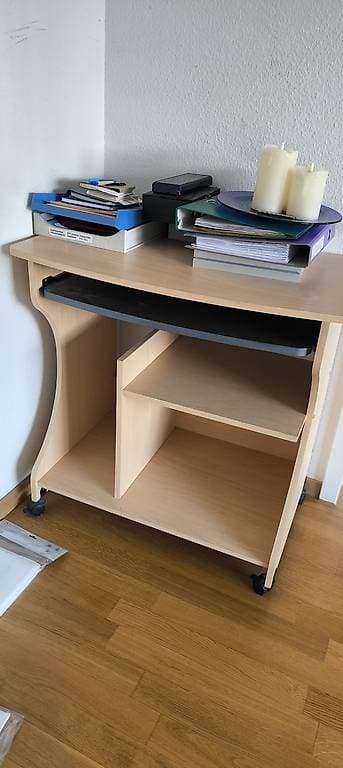 Computertisch gut erhalten