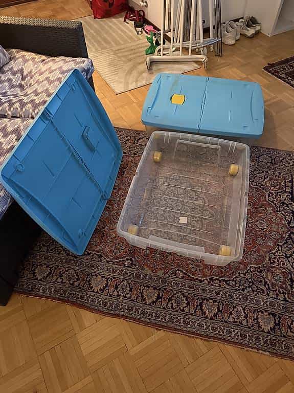Contenitori in plastica