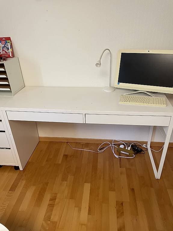 Ikea Schreibtisch