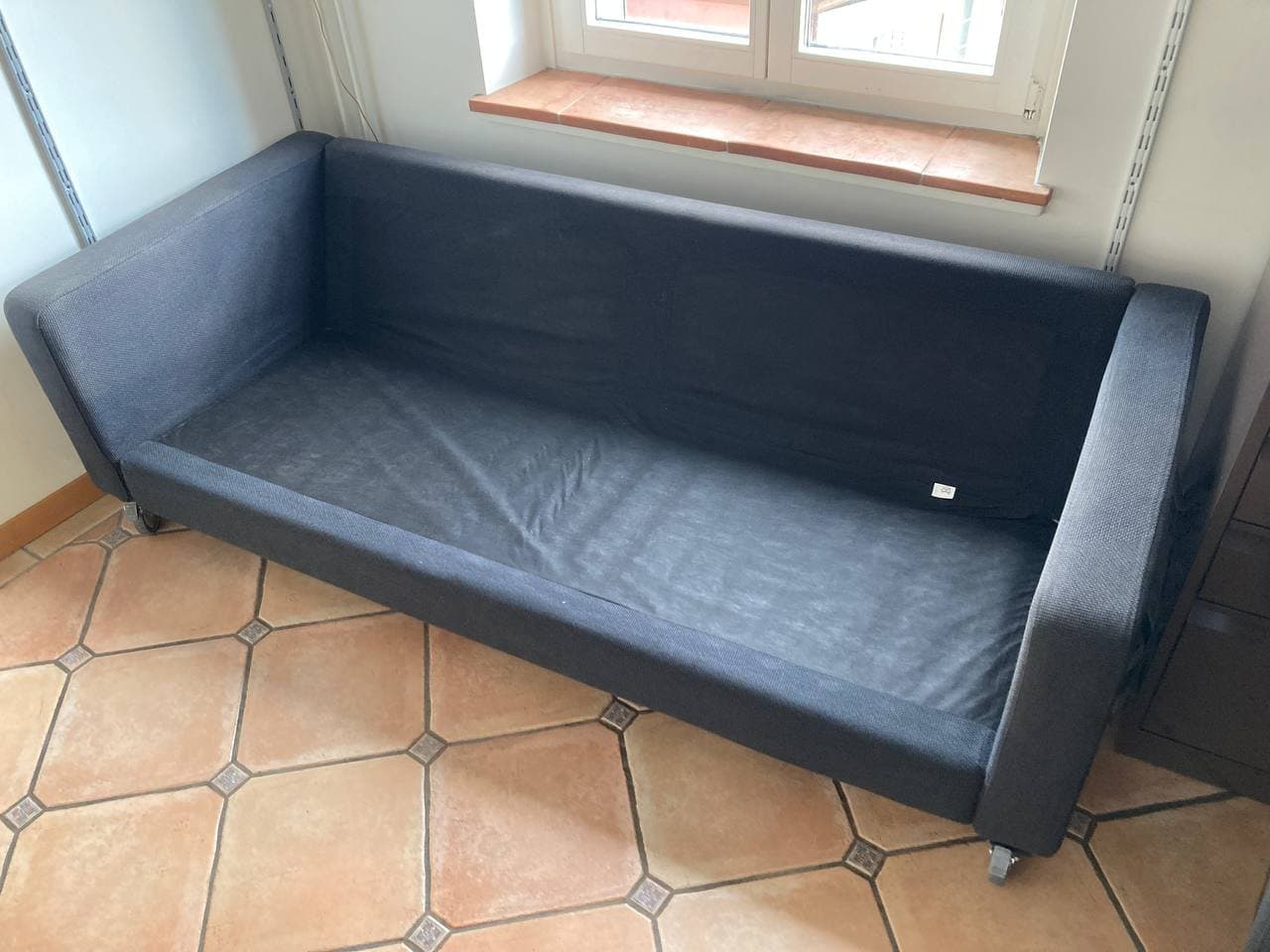 Schwarzes/dunkelgraues Sofa mit Rollen