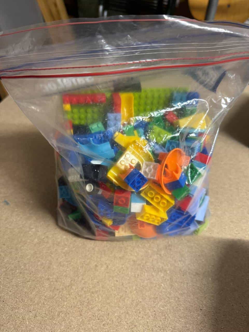 LEGO-Sammlung und Spielzeugfahrzeuge