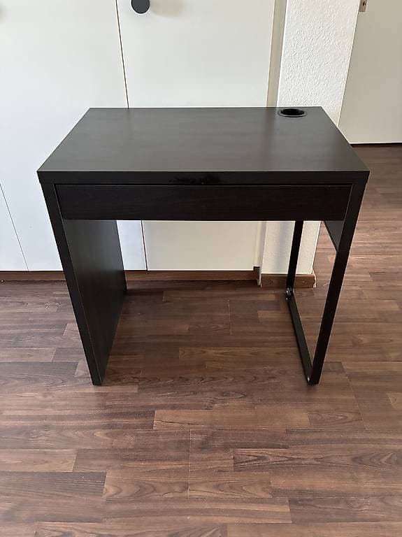 Ikea Schreibtisch