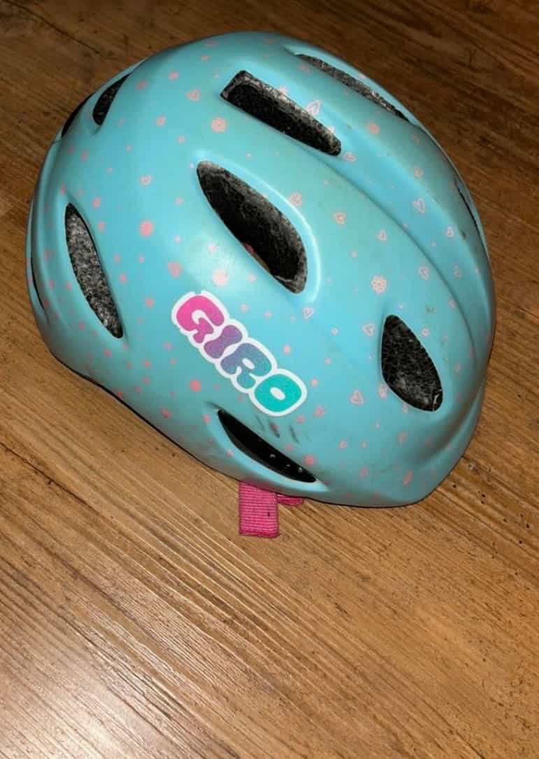 Velohelm Giro, türkis mit Herzchen, 45-49 cm
