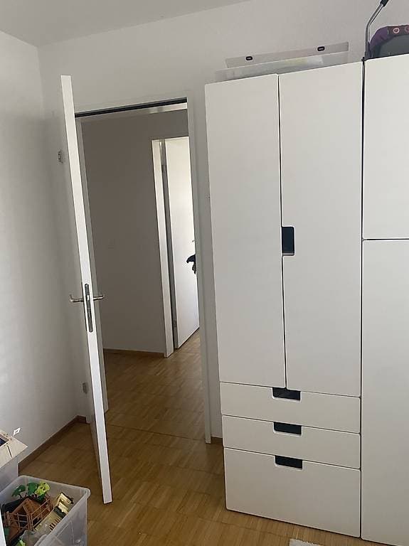 Gratis Kleiderschrank weiss