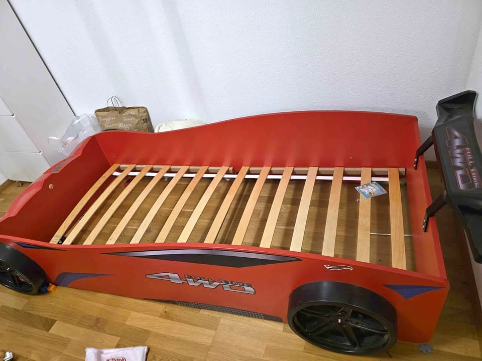 Kinder bett ( gratis)