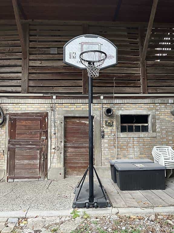 Basketballkorb mit Ständer