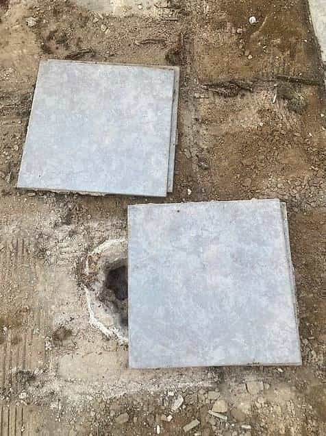 carrelage seconde main à donner 30X30 env. 13m2