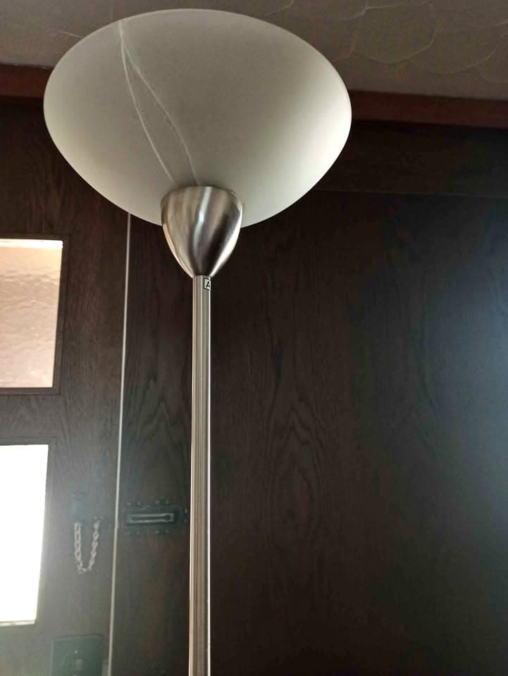 Stehlampe gratis
