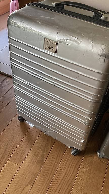 Koffer 4 Stück abzugeben