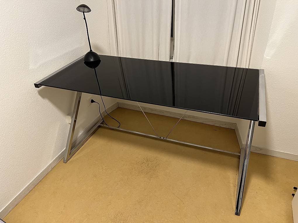 Schreibtisch mit Glasplatte 140x60