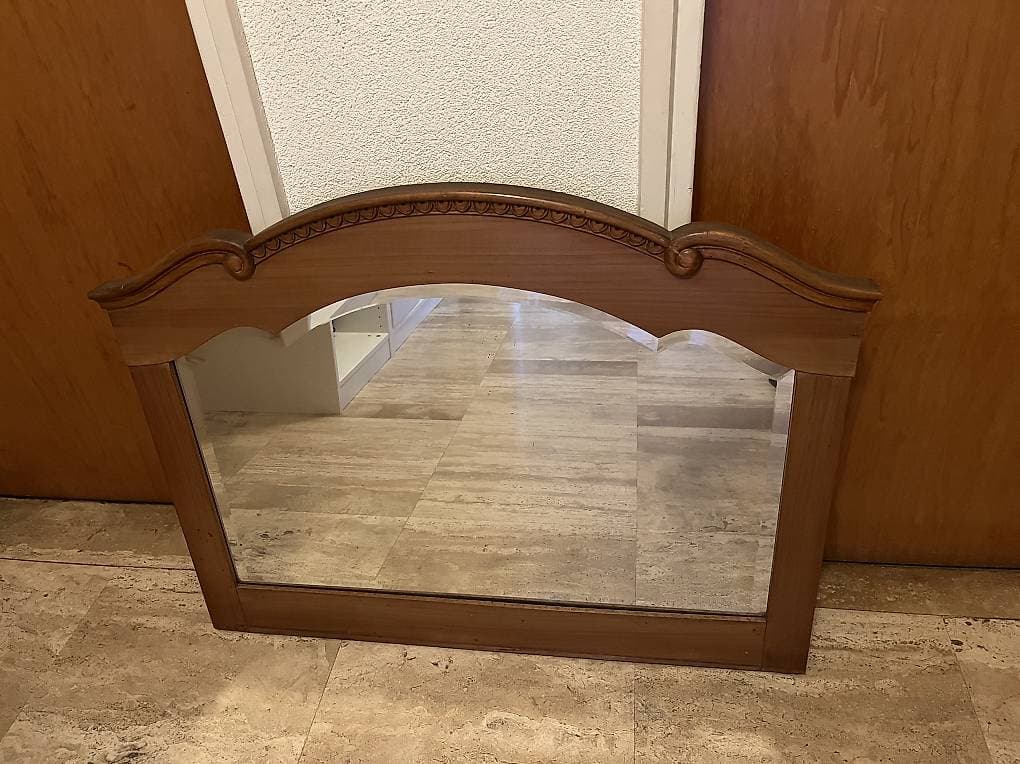 Regalo vecchio specchio a chi lo passa a ritirare