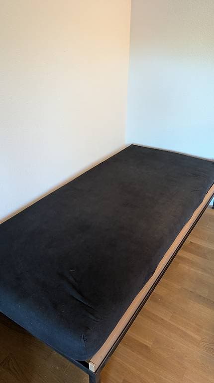 Bett 90 x 200 cm Metallgestell, Einlegerahmen und Matratze