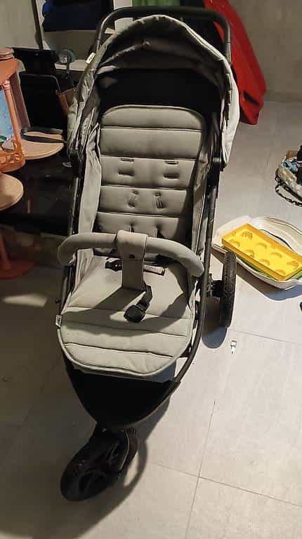 A donner, poussette, siège auto, sac a dos, etc